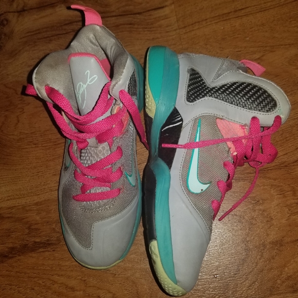 Lebron's 9 big kids south beach - Picture 3 of 5